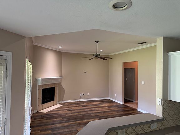 5th image of 111 Amanda Ct