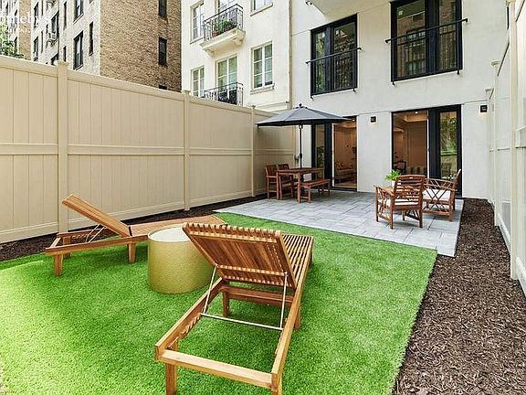 5th image of 323 E 53rd St Unit Garden