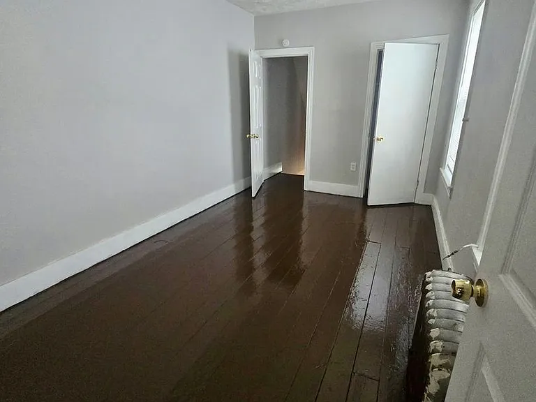 107 Mulberry St — Photo 16