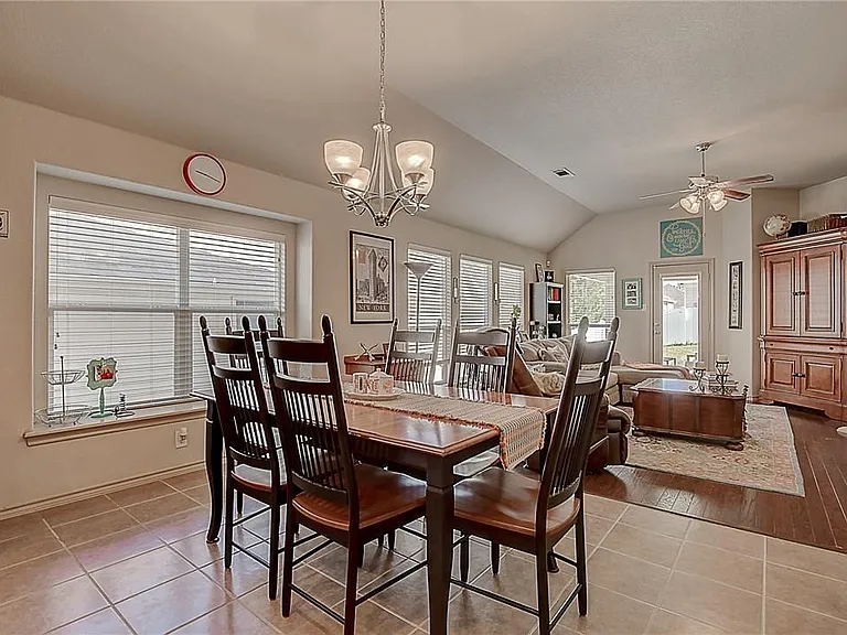 5009 Holliday Dr — Photo 16