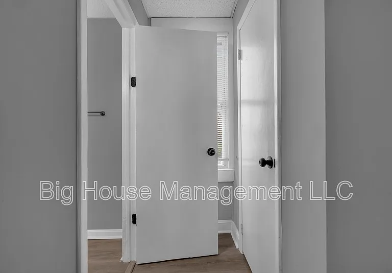 339 E 25th St #3 — Photo 16