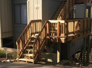 9114 S Pointe Ridge Ln, Bloomington, IN 47401