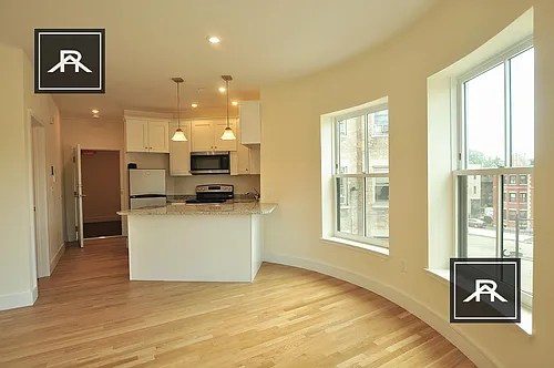 879 Beacon St #7 Photo 1