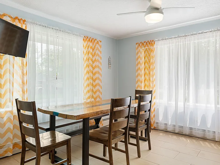 Laurene Dr — Photo 9