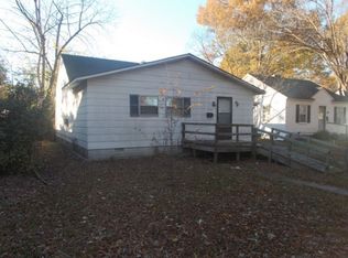 1008 S Maple St, Stuttgart, AR 72160