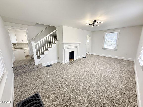 4th image of 1652 Virginia Ave