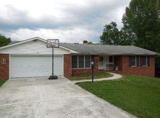 130 Shamrock Dr, Ridgeway, VA 24148