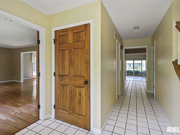 2nd image of 749 W Brookforest Dr