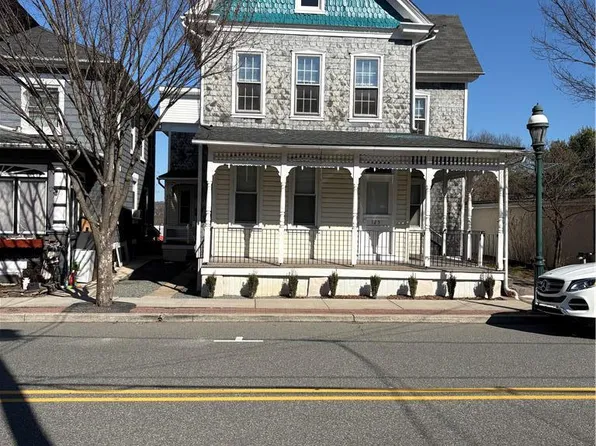 125 Main St #B, East Greenville, PA 18041