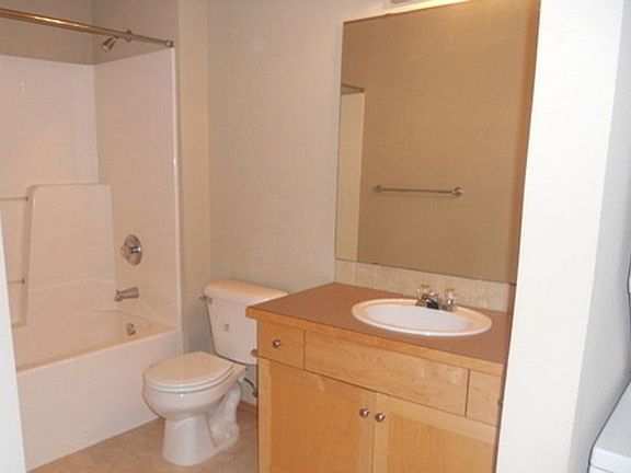 4th image of 12317 15th Ave NE APT 406
