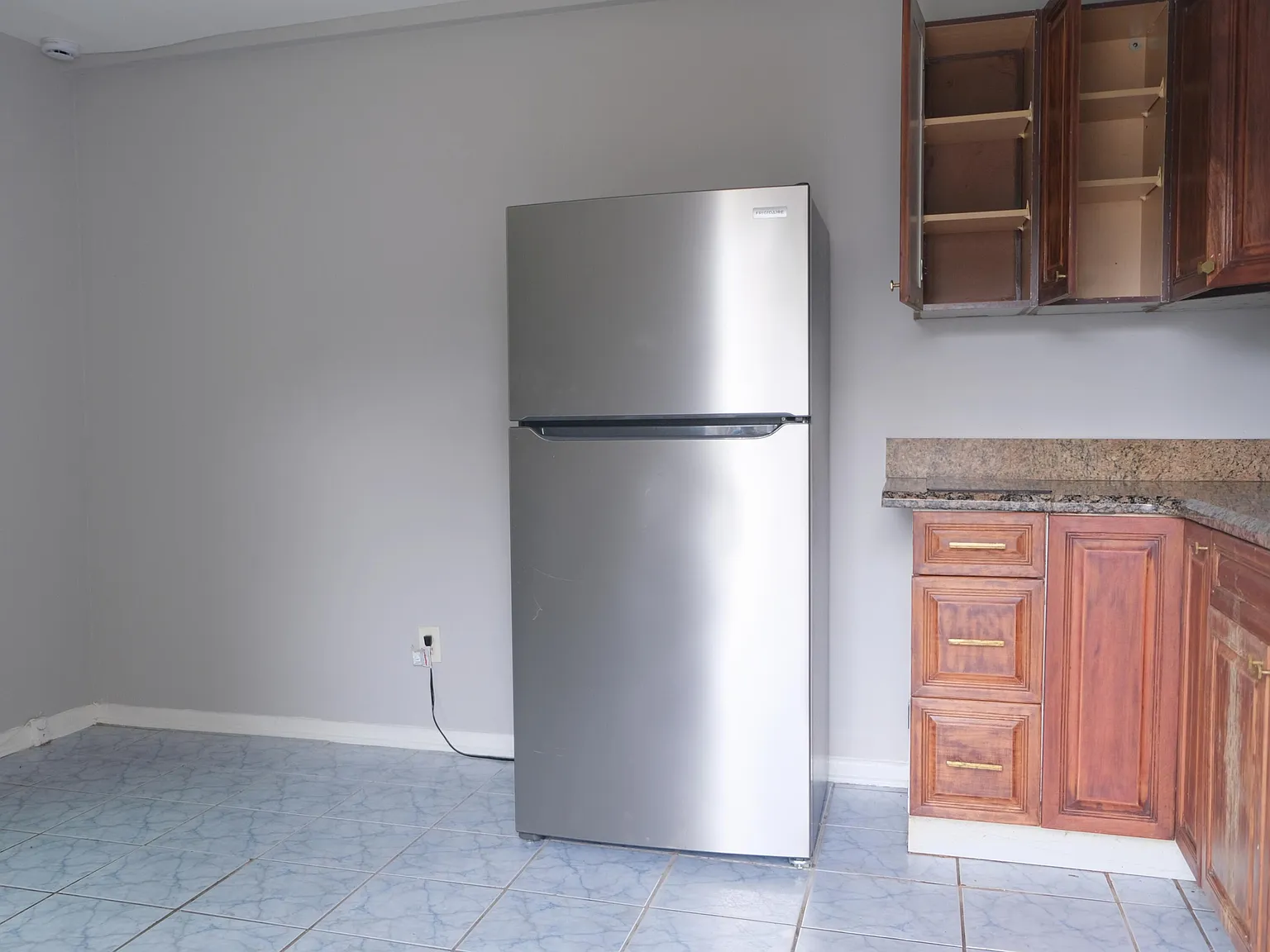 Studio, 1.0 bath, 350 sqft, $1,250 — Photo 3