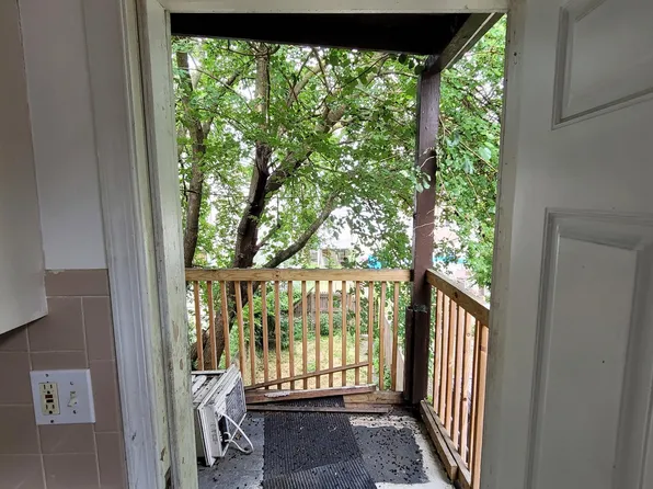 410 N 6th St #2R, Reading, PA 19601