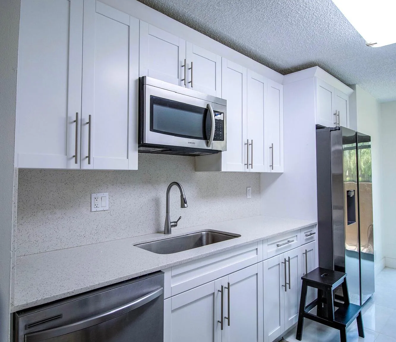 3 bed, 2.5 bath, 1484 sqft, $3,000 — Photo 3