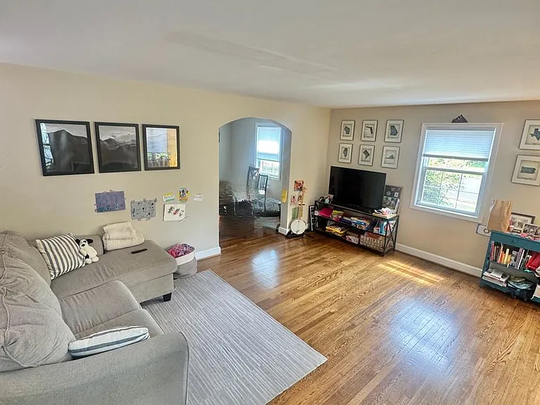 42 S Park Dr — Photo 4