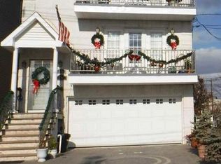 139 1st St W #2, Bayonne, NJ 07002