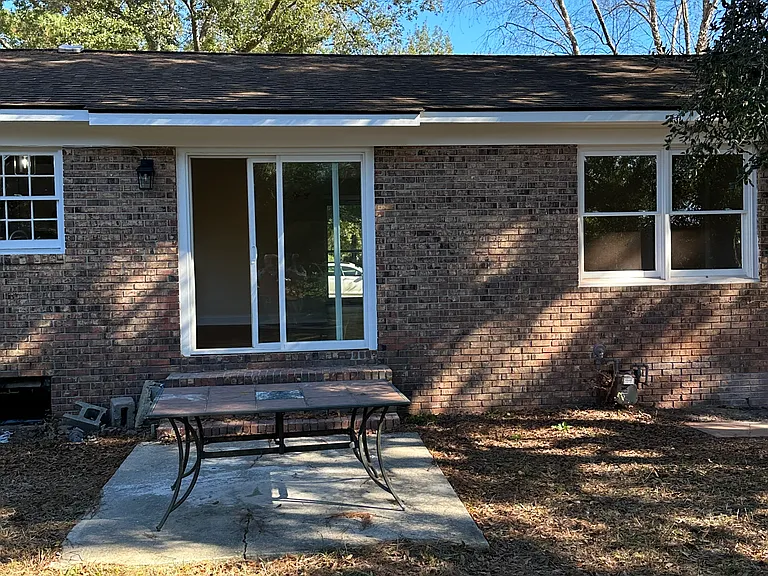 301 Huntley Dr — Photo 6