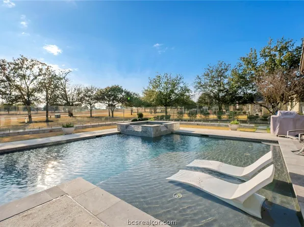 4711 Miramont Cir, Bryan, TX 77802