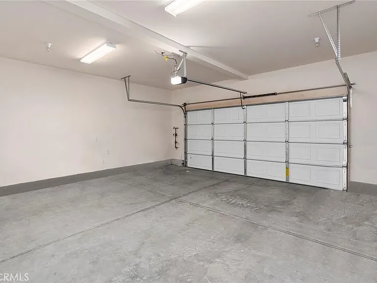 1721 Pantai Ave — Photo 30