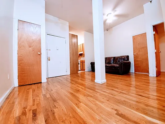 Rented by Compass | media 19