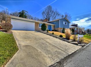 832 Whispering Way, South Charleston, WV 25303