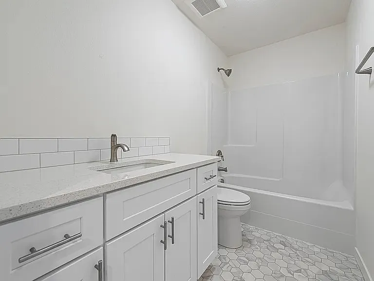 1132 Greenfield Dr — Photo 17