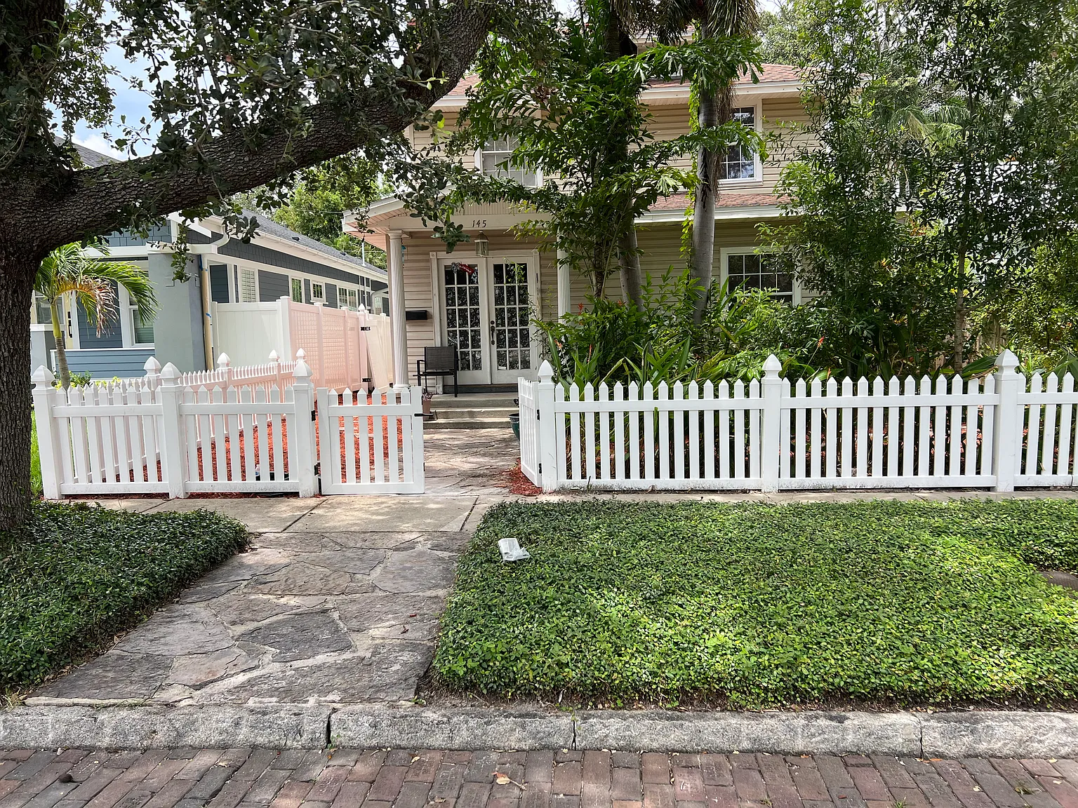 3 bed, 2.5 bath, 2088 sqft, $4,300 — Photo 1