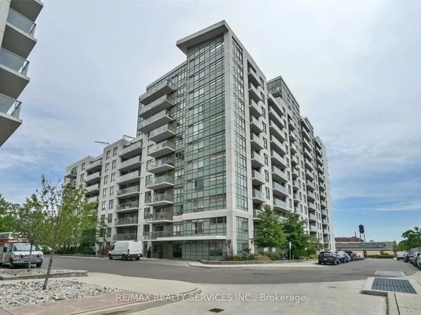 812 Lansdowne Ave #319, Toronto, ON M6H 4K5