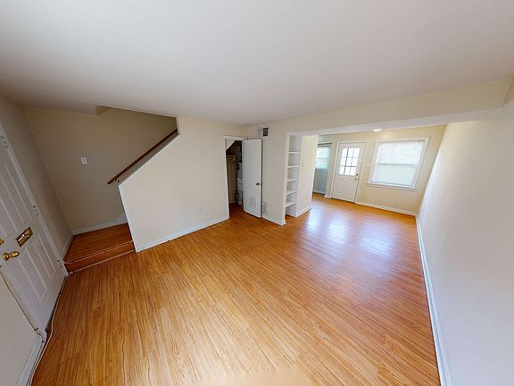 3rd image of 4060 Forest Hill Ave APT B