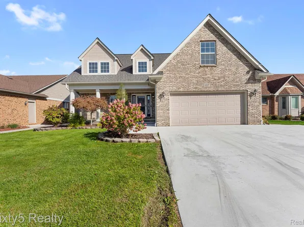 24837 Brentwood Dr, Brownstown, MI 48183