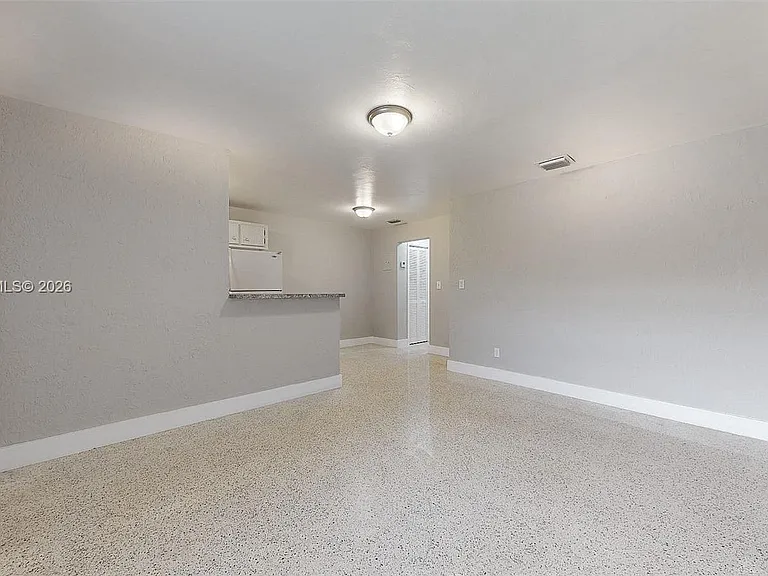 40 W 10th St #3 — Photo 21