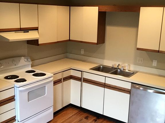 3rd image of 441 Madison Ave SE APT 3