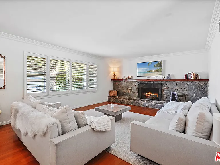 5025 Dantes View Dr — Photo 3