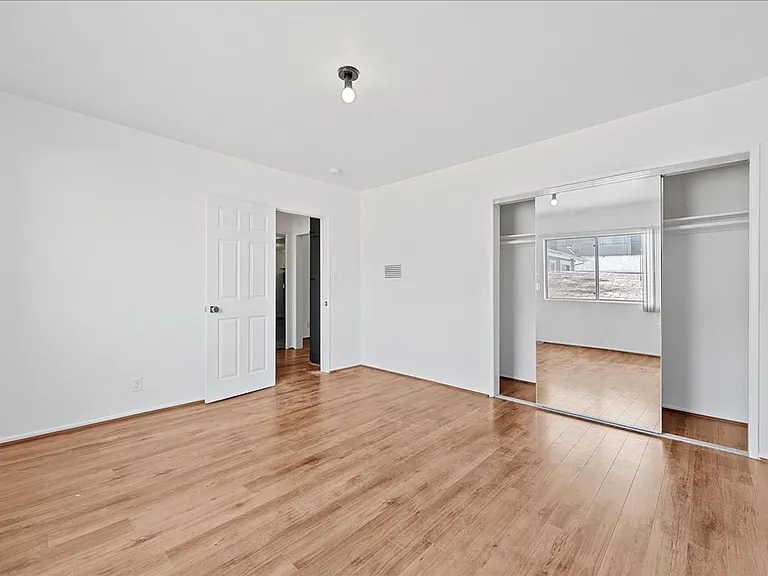 1437 E Windsor Rd #2 — Photo 11