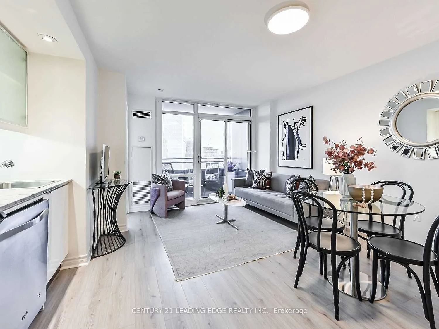 3 bed, $3,200 — Photo 1