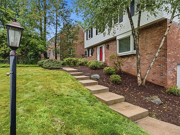 5th image of 9672 Buckingham Dr