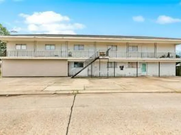 800 W Genie St APT 3, Chalmette, LA 70043