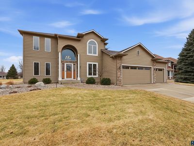 801 E Inverness Dr, Sioux Falls, SD, 57108