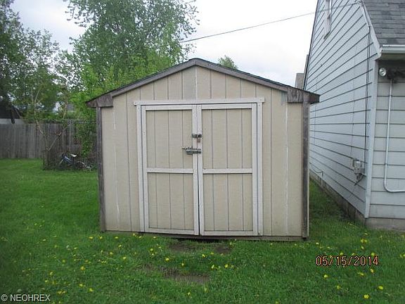 5th image of 161 Erie St