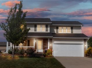 2900 SE Cobblestone Dr, Grimes, IA 50111