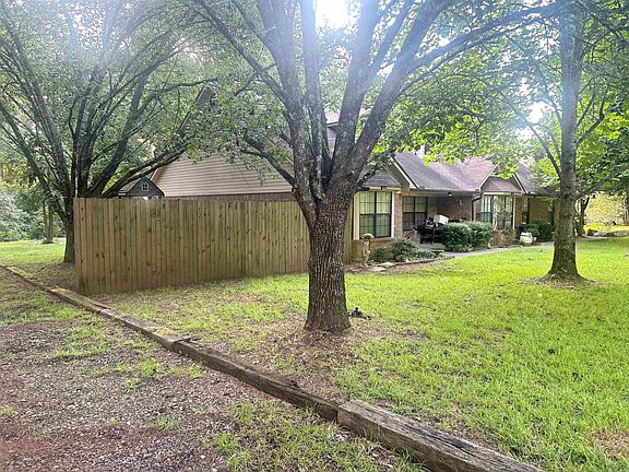 4th image of 61 Pierce Rd