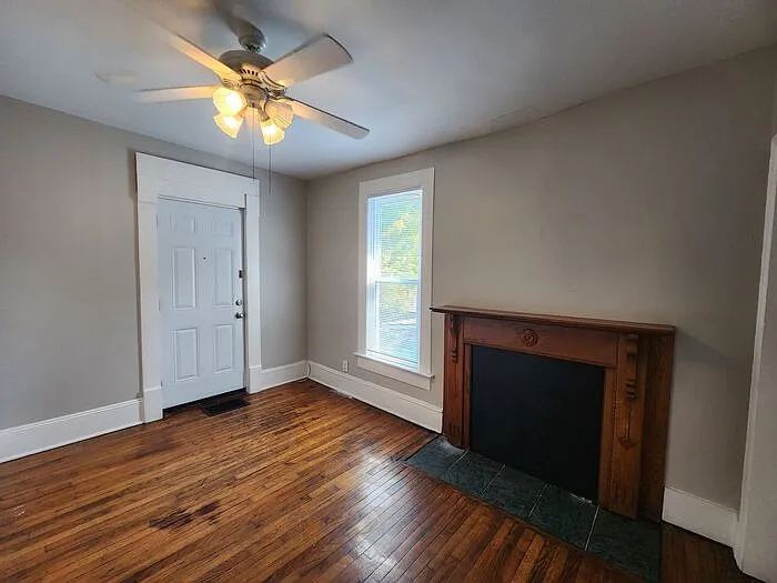 2 bed, 1.0 bath, $850 — Photo 3