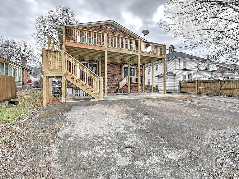 424 W Maple St #2 — Photo 33