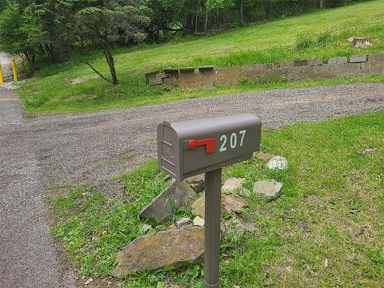 207 Montana Ave — Photo 24