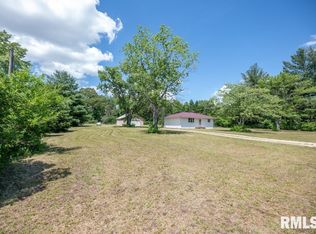 26044 County Road 2450 Rd N, Topeka, IL 61567