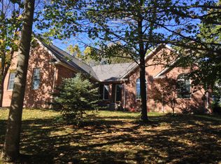 351 Quiet Oak St, Beaver, WV 25813