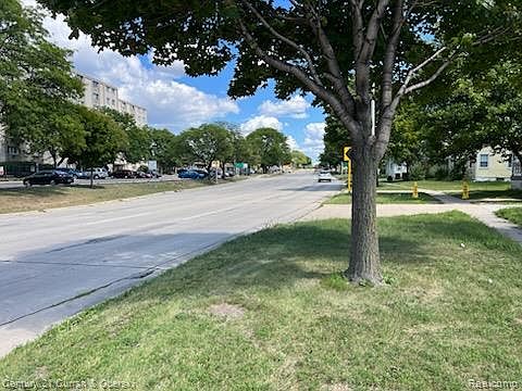 2nd image of 35757 E Michigan Ave