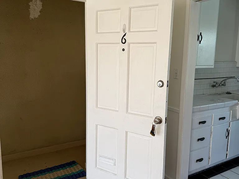 408 N Doheny Dr — Photo 30
