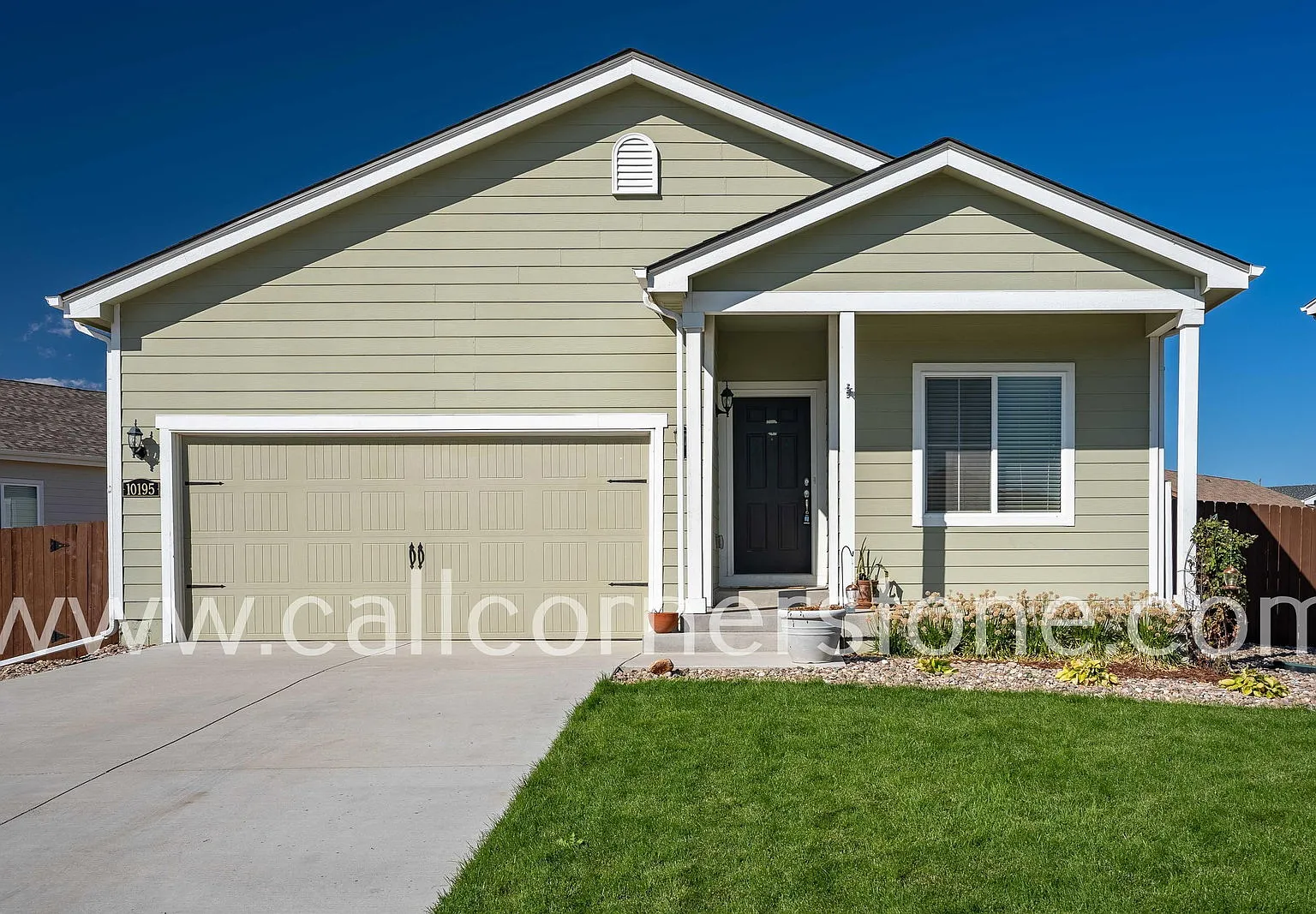 3 bed, 2.0 bath, 1469 sqft, $2,322 — Photo 1
