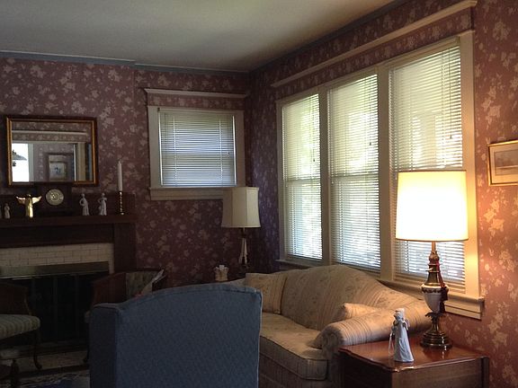 Living room 9 foot ceilings.