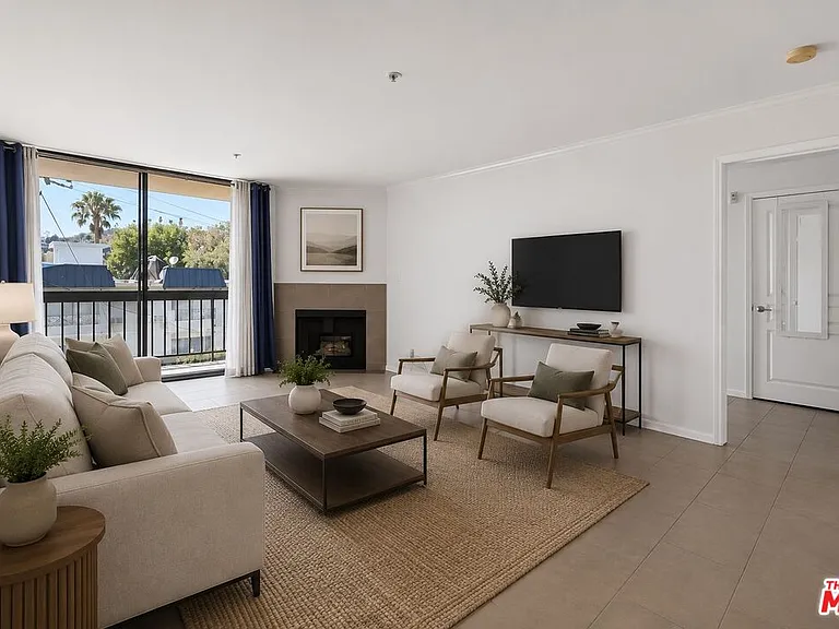 7320 Hawthorn Ave #203 — Photo 1
